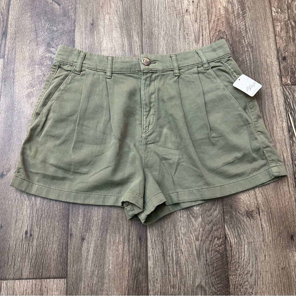 Free People Billie Chino Shorts Size 8 Army Green